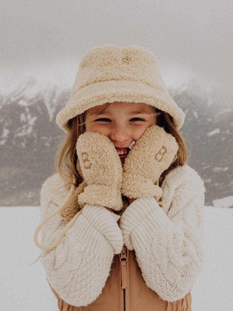 Gorro Pesquero Peluche Infantil Crema